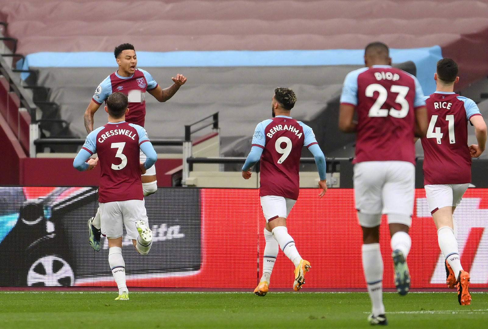 库普梅纳斯：我踢后卫感觉很好；斯帕莱蒂带来了积极的氛围